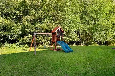 Exterior - 34 E Lantern Rd, Lincoln, RI 02865 photo 7 of 9
