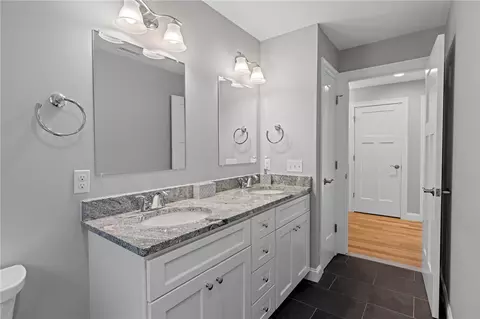 Bath - 34 E Lantern Rd, Lincoln, RI 02865 photo 5 of 6