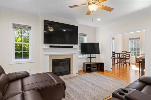 Living - 34 E Lantern Rd, Lincoln, RI 02865 photo 4 of 4