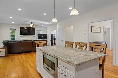 Kitchen - 34 E Lantern Rd, Lincoln, RI 02865 photo 7 of 8