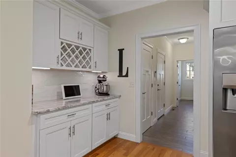 Entry Way - 34 E Lantern Rd, Lincoln, RI 02865 photo 2 of 4