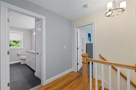 Entry Way - 34 E Lantern Rd, Lincoln, RI 02865 photo 4 of 4