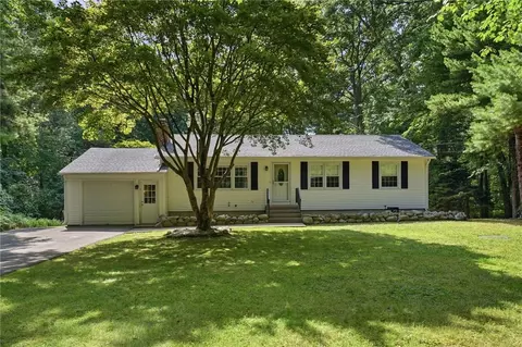 565 Shippeetown Rd, East Greenwich, RI 02818