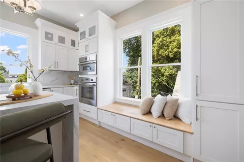 41 School St #2, Newport, RI 02840