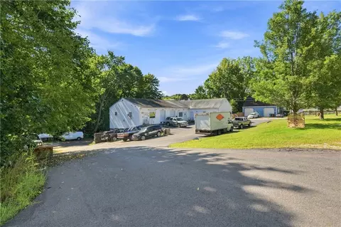 Exterior - 168 Rockland Ave, Woonsocket, RI 02895 photo 8 of 11