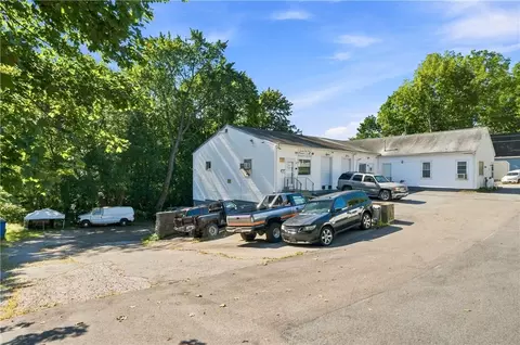 Exterior - 168 Rockland Ave, Woonsocket, RI 02895 photo 2 of 11