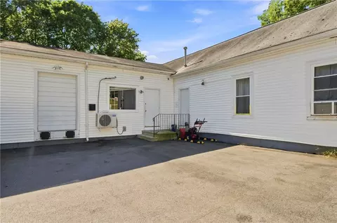 Exterior - 168 Rockland Ave, Woonsocket, RI 02895 photo 6 of 11