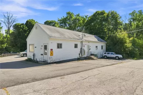 Exterior - 168 Rockland Ave, Woonsocket, RI 02895 photo 3 of 11