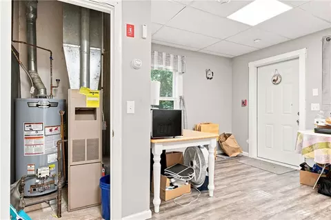 Entry Way - 168 Rockland Ave, Woonsocket, RI 02895 photo 4 of 9