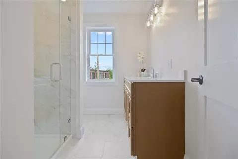Bath - 75 Croade St, Warren, RI 02885 photo 1 of 6