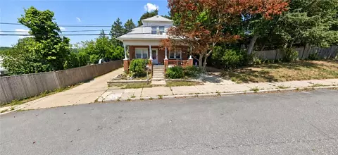24 Benedict St, North Providence, RI 02904