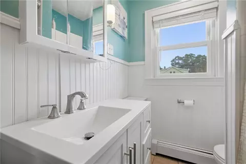 Bath - 99 Phillips Ave, Warwick, RI 02888 photo 2 of 3