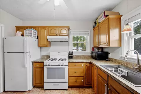 Kitchen - 99 Phillips Ave, Warwick, RI 02888 photo 3 of 3