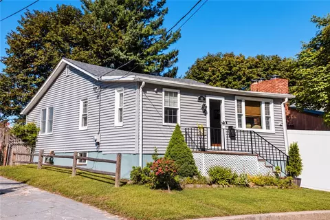 97 Spring Ave, Barrington, RI 02806