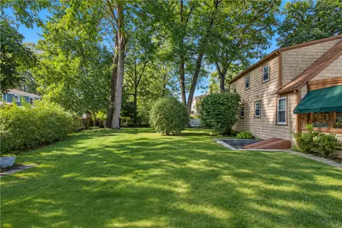 Exterior - 81 Park View Ave, Warwick, RI 02888 photo 7 of 8
