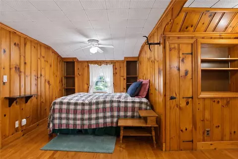 Bedroom - 81 Park View Ave, Warwick, RI 02888 photo 9 of 13