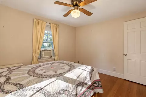 Bedroom - 81 Park View Ave, Warwick, RI 02888 photo 3 of 13