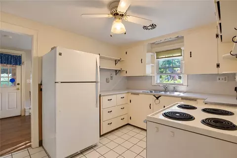 Kitchen - 81 Park View Ave, Warwick, RI 02888 photo 1 of 4