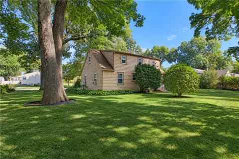 Exterior - 81 Park View Ave, Warwick, RI 02888 photo 6 of 8
