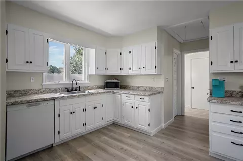 Kitchen - 6 Colonial Dr, Westerly, RI 02891 photo 5 of 7