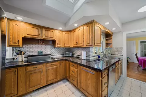 Kitchen - 6 Colonial Dr, Westerly, RI 02891 photo 3 of 7