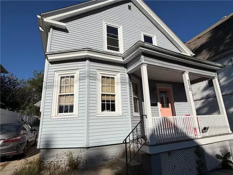272 Veazie St, Providence, RI 02904