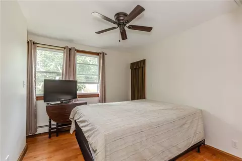 Bedroom - 92 Hawksley Ave, Warwick, RI 02889 photo 3 of 3