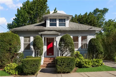 14 Taft Ave, Providence, RI 02906