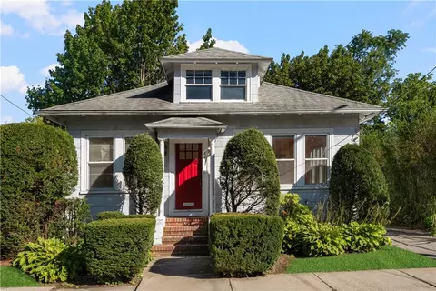 14 Taft Ave, Providence, RI 02906