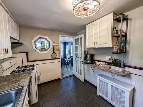 Kitchen - 115 Davis Ave, Cranston, RI 02910 photo 4 of 4