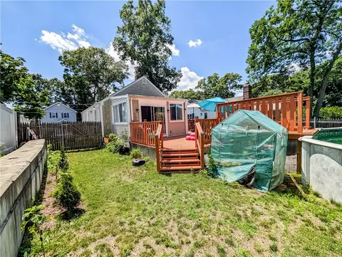 Exterior - 115 Davis Ave, Cranston, RI 02910 photo 4 of 6