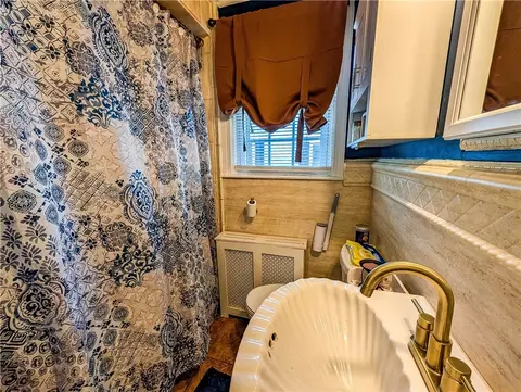Bath - 115 Davis Ave, Cranston, RI 02910 photo 1 of 4
