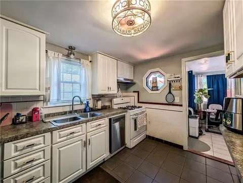Kitchen - 115 Davis Ave, Cranston, RI 02910 photo 2 of 4