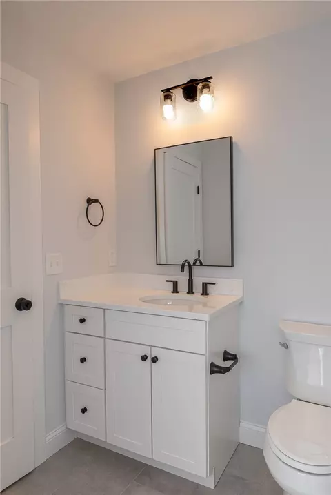 Bath - 5 Recess Ln, Warwick, RI 02889 photo 1 of 5
