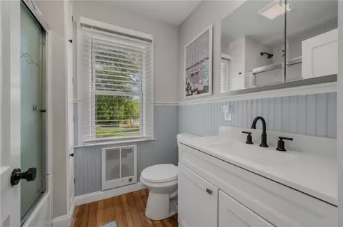 Bath - 346 Post Rd, Westerly, RI 02891 photo 2 of 3