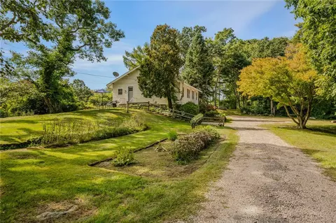 Exterior - 346 Post Rd, Westerly, RI 02891 photo 2 of 9