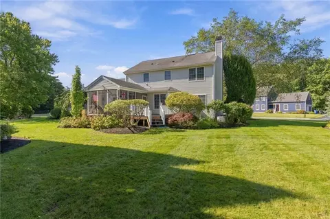 Exterior - 10 Jay Ct, Cranston, RI 02921 photo 9 of 10