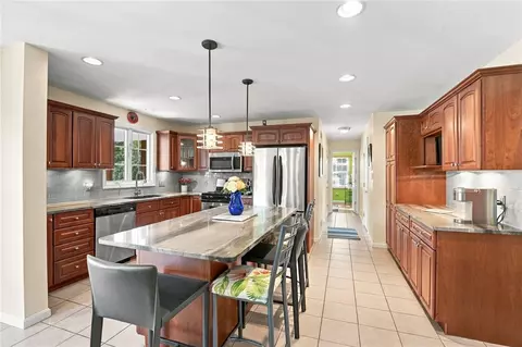 Kitchen - 10 Jay Ct, Cranston, RI 02921 photo 3 of 3