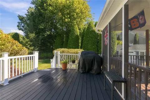 Exterior - 10 Jay Ct, Cranston, RI 02921 photo 7 of 10
