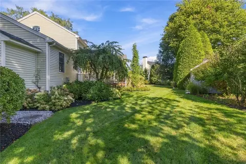 Exterior - 10 Jay Ct, Cranston, RI 02921 photo 10 of 10