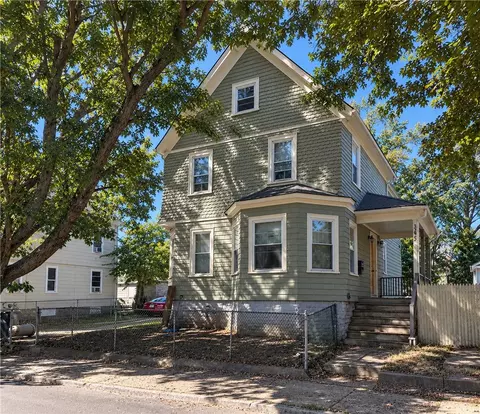 323 Narragansett St, Cranston, RI 02905
