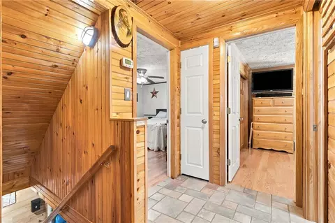 Entry Way - 207 Valley St, Woonsocket, RI 02895 photo 2 of 4