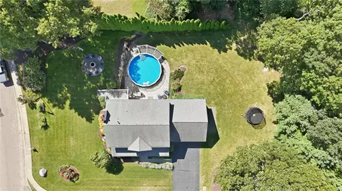 View/Area - 2 Nutmeg Cir, Coventry, RI 02816 photo 2 of 5
