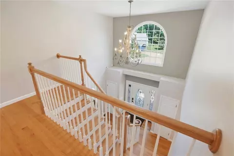 Entry Way - 2 Nutmeg Cir, Coventry, RI 02816 photo 2 of 3