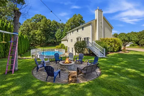 Exterior - 2 Nutmeg Cir, Coventry, RI 02816 photo 1 of 10