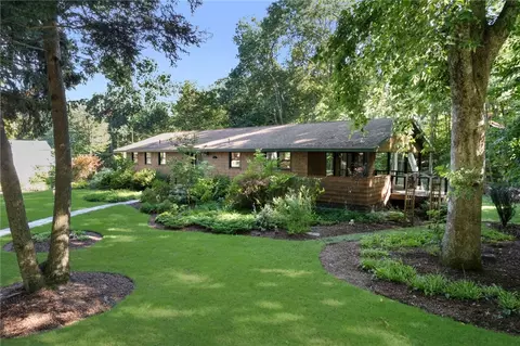 200 River Farm Dr, East Greenwich, RI 02818