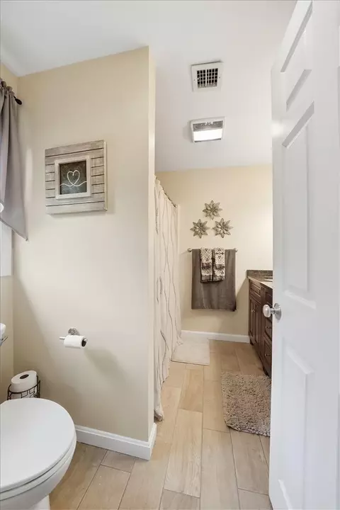 Bath - 653 Ten Rod Rd, Exeter, RI 02822 photo 2 of 4