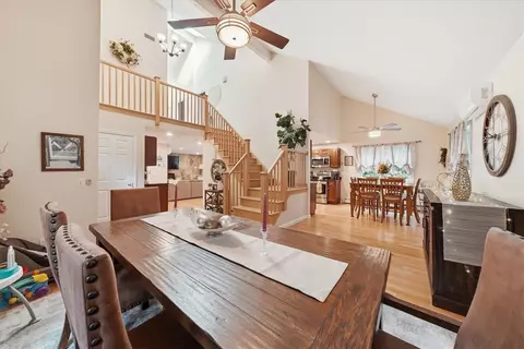 Entry Way - 653 Ten Rod Rd, Exeter, RI 02822 photo 5 of 10