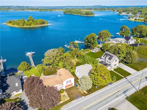 72 Point Rd, Portsmouth, RI 02871