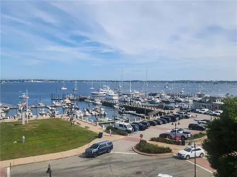 53 Conanicus Ave #4E, Jamestown, RI 02835